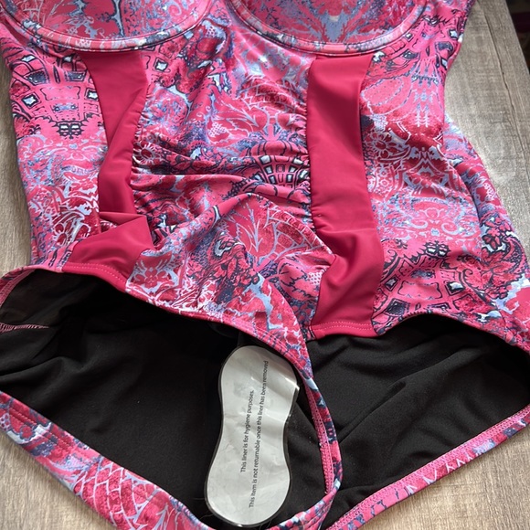 NWT “SWIMSUITS FOR ALL” one piece swimsuit. Size 18 - Picture 4 of 6
